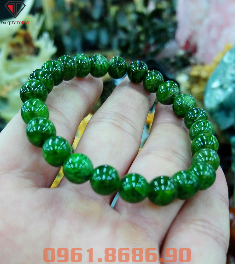 Vòng tay đá phong thủy Diopside